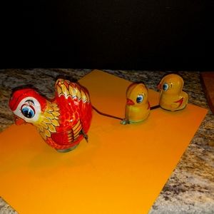 Vintage wind up hen and chicks